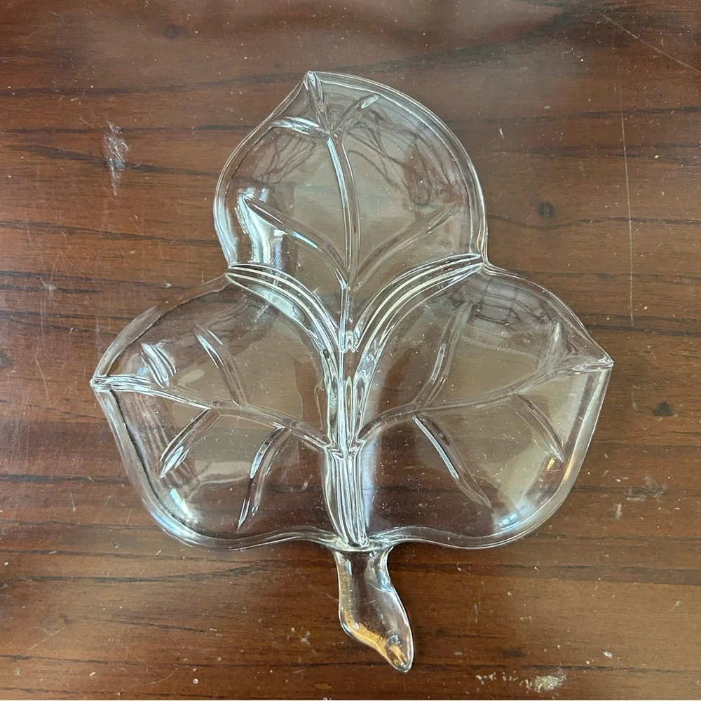 4/$15 One Clear Leaf-Shaped Glass Dish